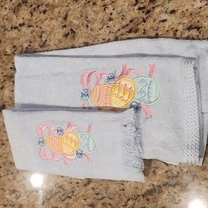 Wash cloth and hand towel easter egg